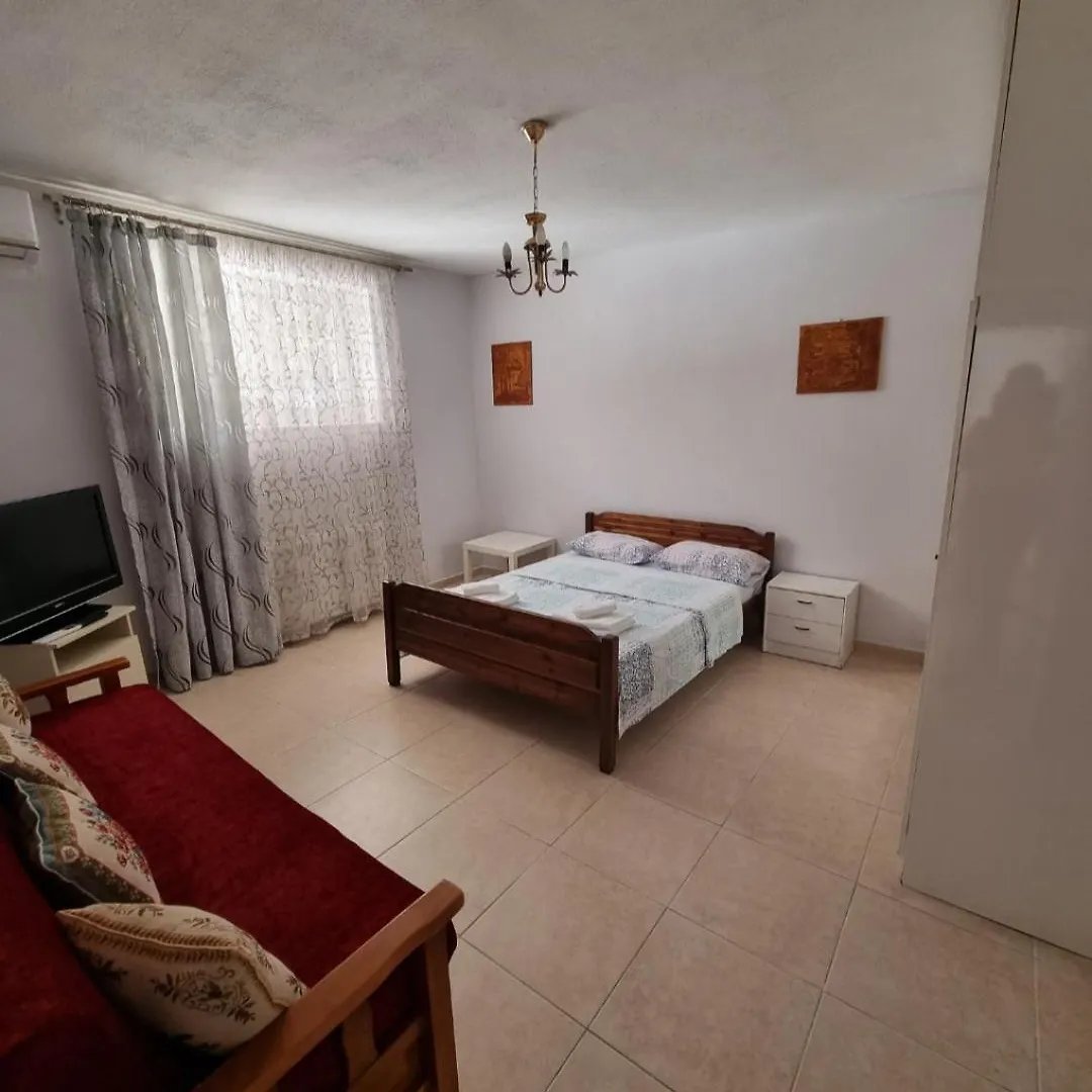 Eleni'S Apartments Nea Iraklia