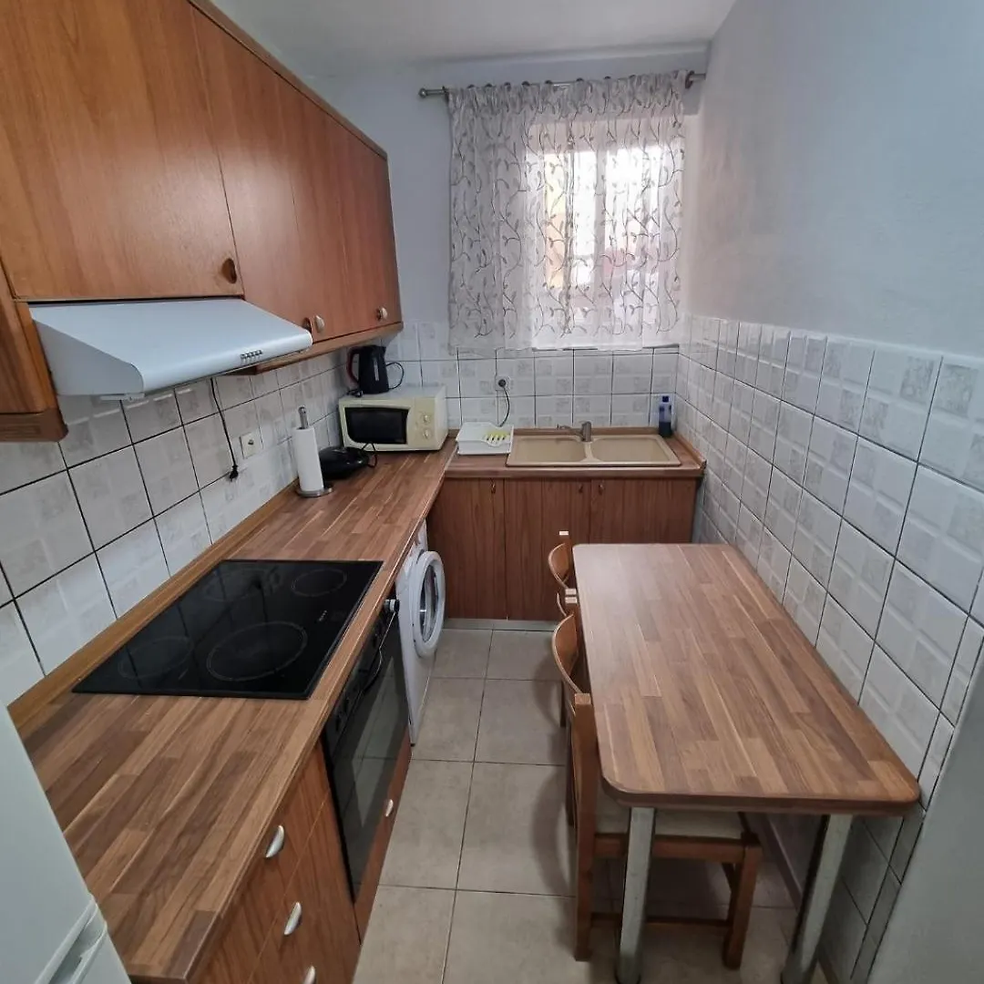 Eleni'S Apartments Nea Iraklia 0*,